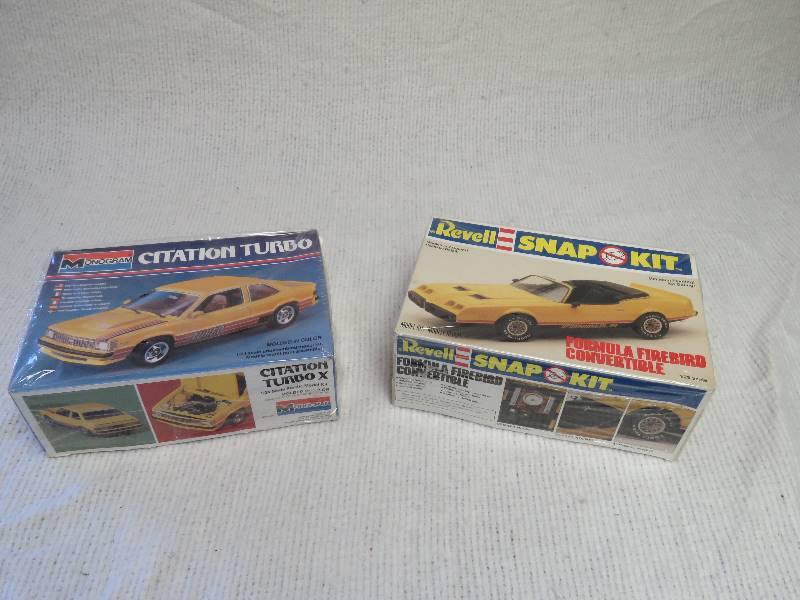 lot 73 image: Vintage Model Kits