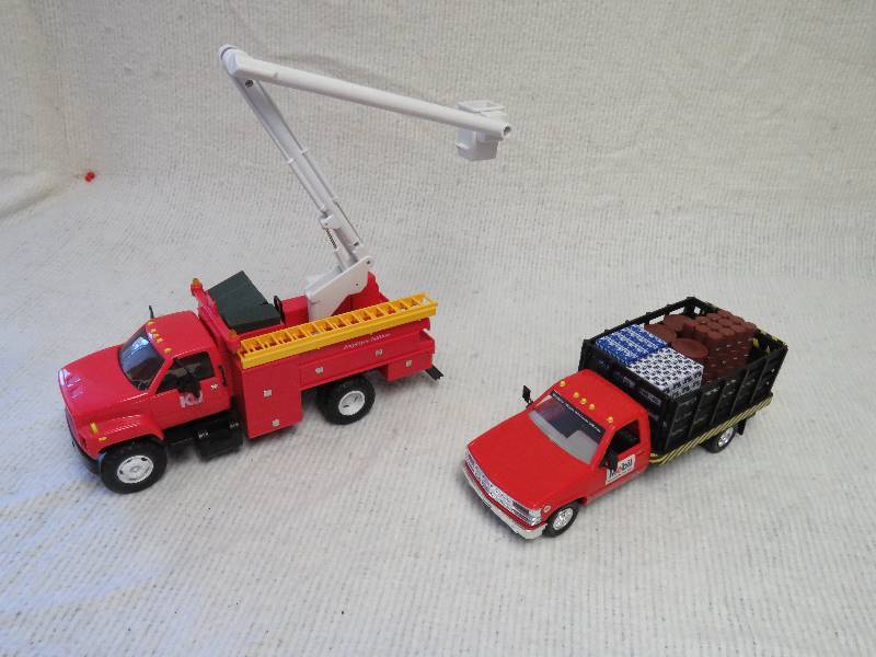 lot 78 image: Vintage trucks