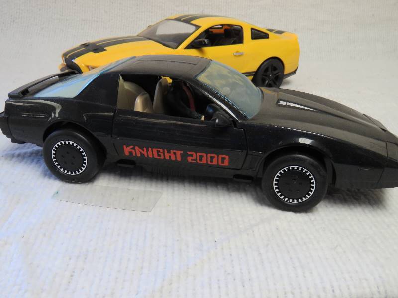 lot 87 image: Collectible Cars