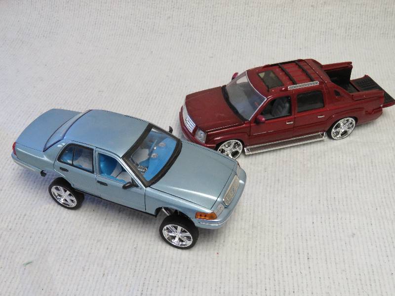 lot 89 image: Collectible cars