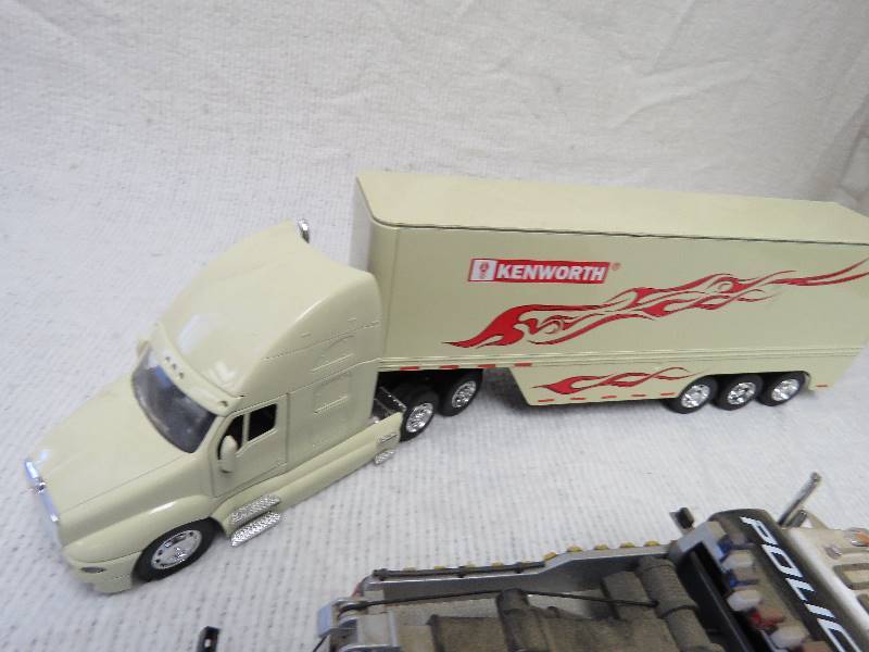 lot 92 image: Collectible Trucks