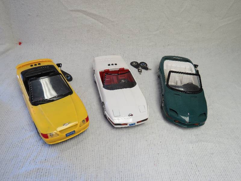 lot 95 image: Collectible cars