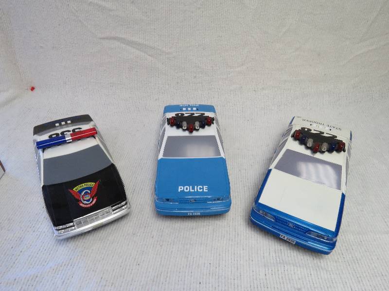 lot 96 image: Collectible Police Cars