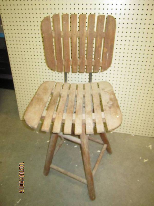 Wood swivel base stool...