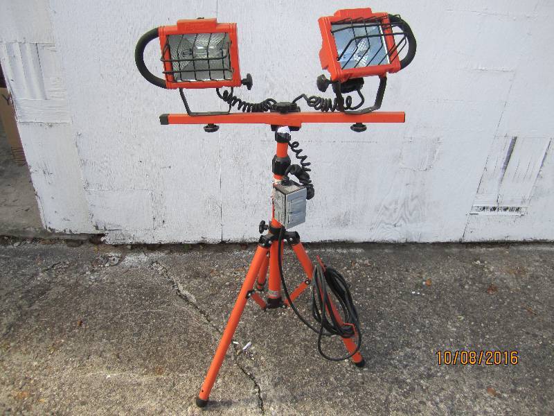Regent adjustible tri pod light wit...