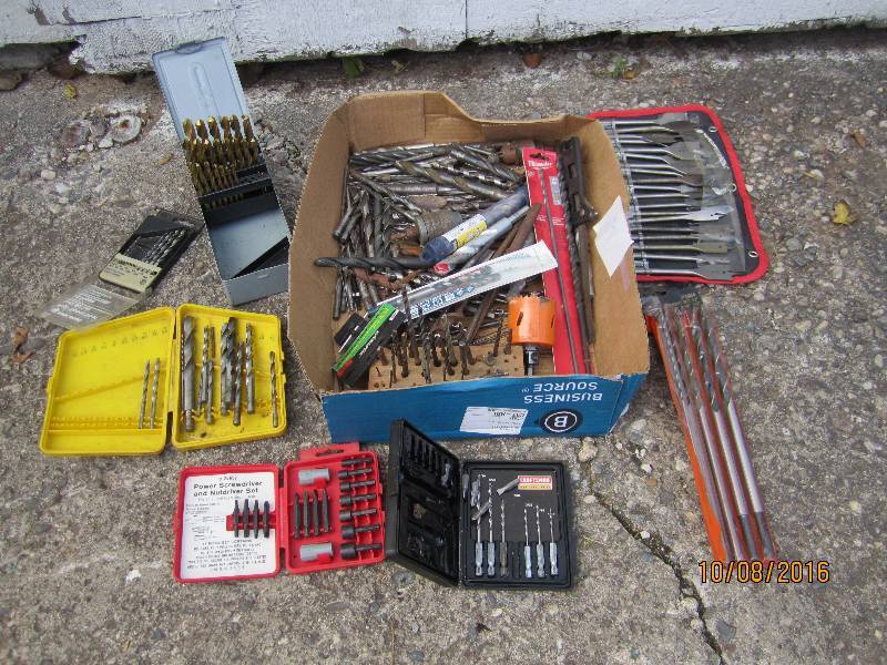 Lot of drill bits and accessories...