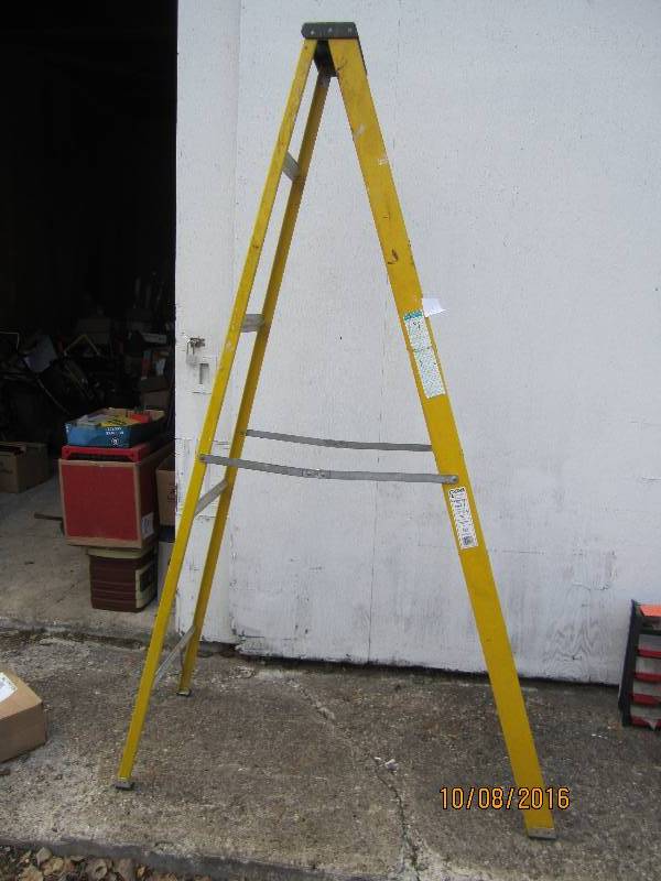 Keller 8 foot ladder...