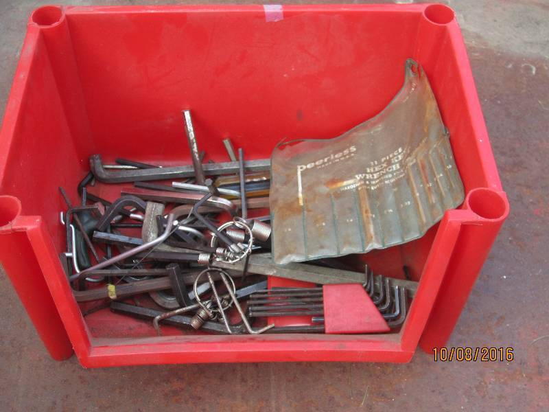 Tub of allen wrenches...