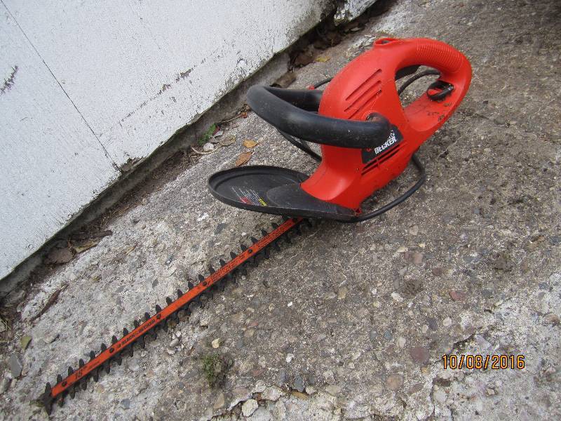 Black n Decker electric trimmer...