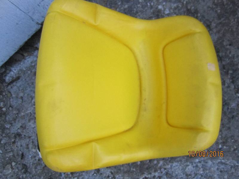John Deere lawn mower seat in good ...