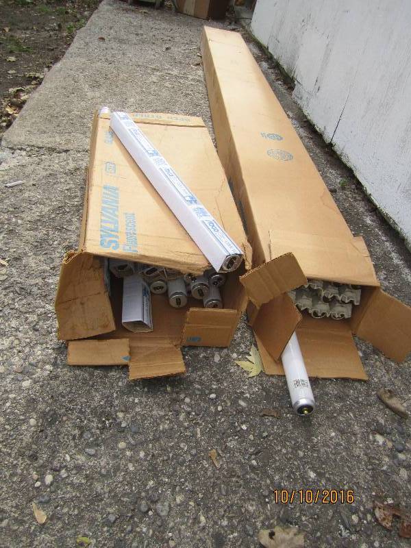 Lot of fluorescent lights, some hav...