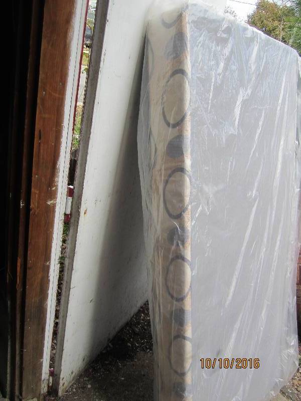 New Twin size boxspring...