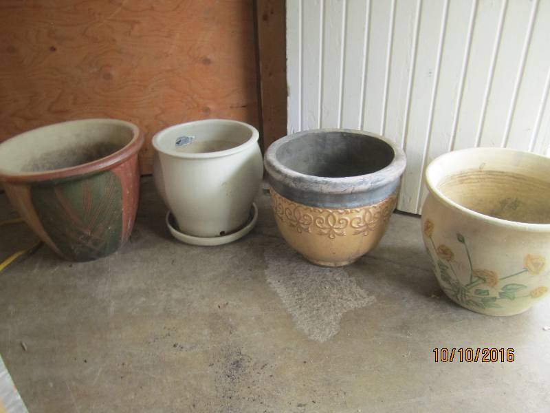 Lot of planters...