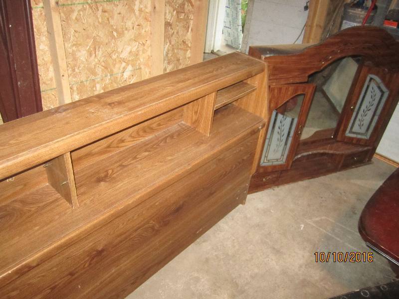 2 headboards, one 4.5 the other 5...