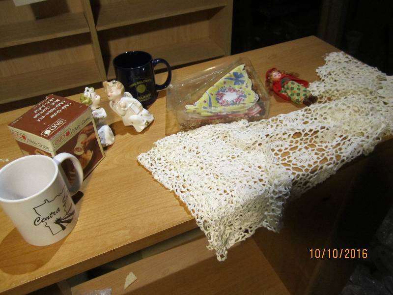 Lot of decorative items...