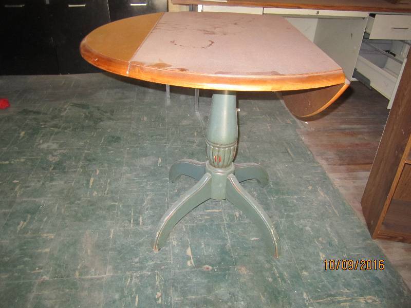 Drop leaf table, 3 wide...