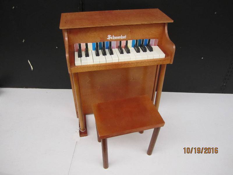 Schoenhut piano, made in Germany pl...