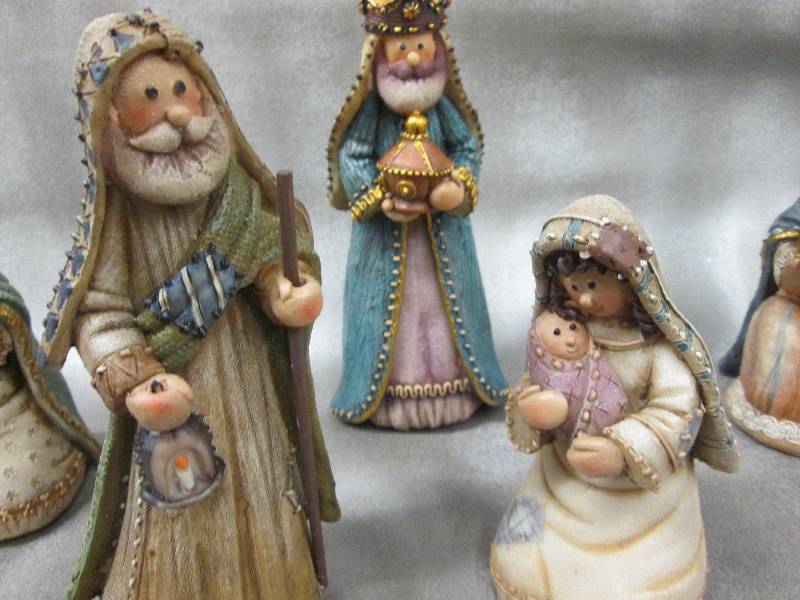 5 pc Resin Nativity Set 6.5 inches...