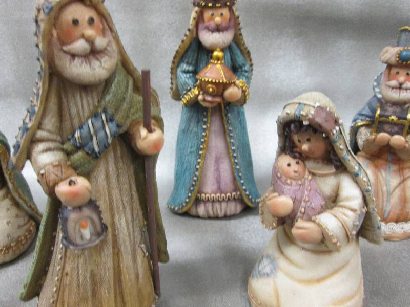 5 pc Resin Nativity Set 6.5 inches...