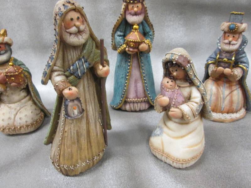 5 pc Resin Nativity Set 6.5 inches...