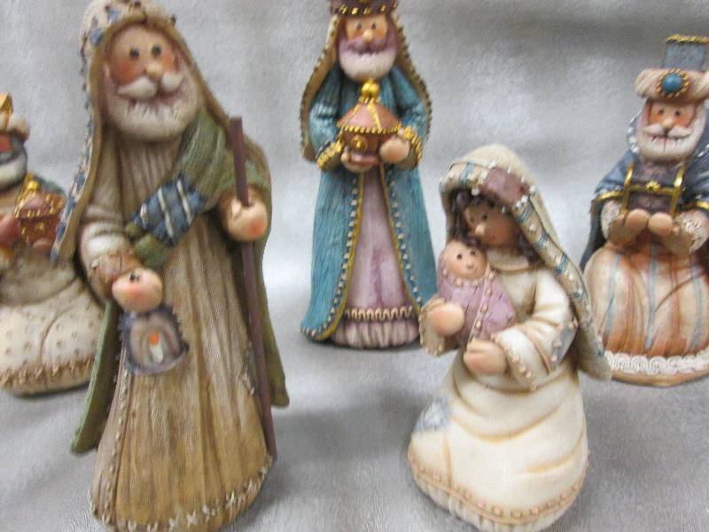 5 pc Resin Nativity Set 6.5 inches...