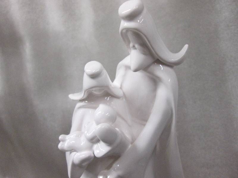 1 pc Ceramic White Nativity - 13 in...
