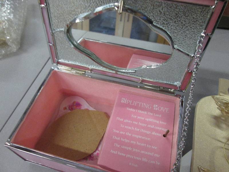 Pink Jewelry Box Musical ( mirror i...