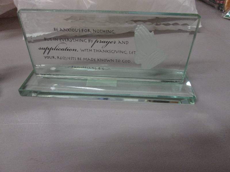 Lot of 2 Inspirational Glass Desk P...