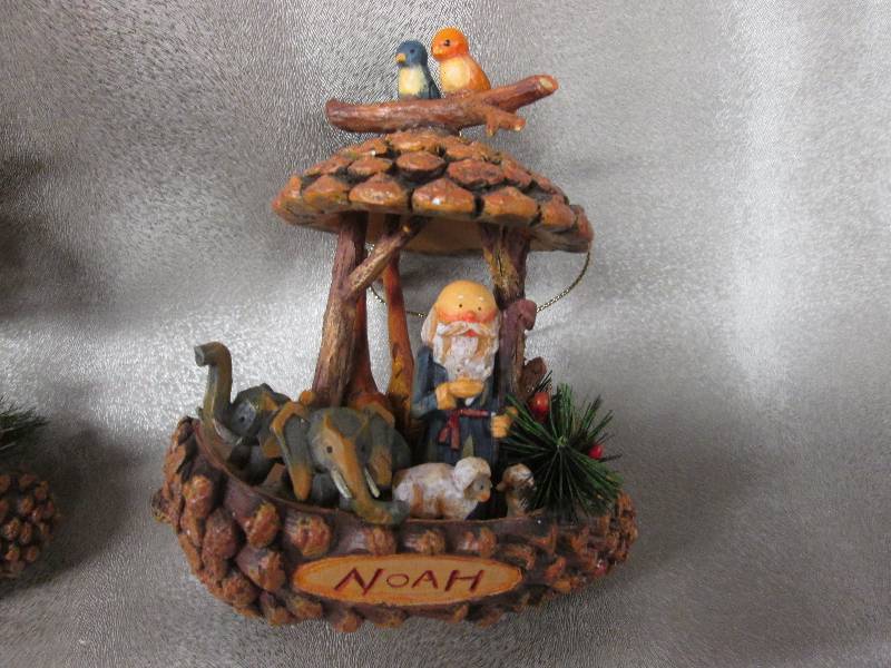 Lot of 2 5 inch Noahs Ark Pine Co...