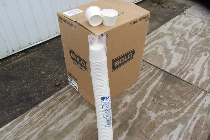 Case of 20 sleeves of 60 Solo cups,...