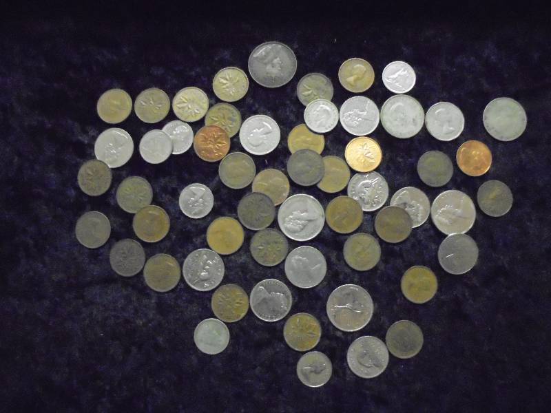 lot 52 image: Lot - Misc Canadian Coins