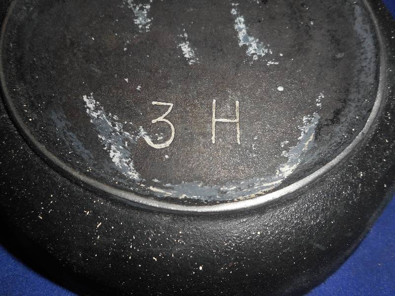 6 12 INCH CAST IRON FRYING PAN