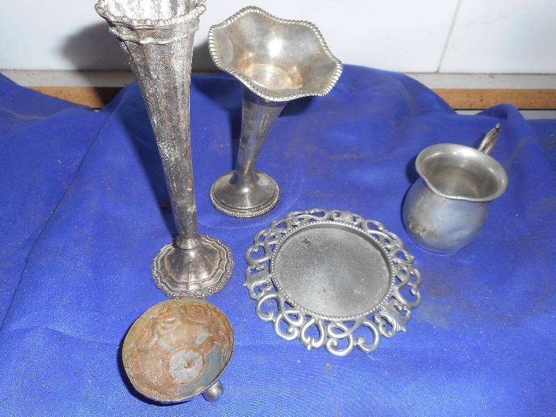 VINTAGE METAL WARE