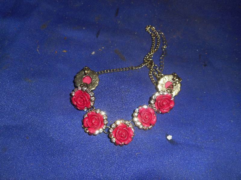 VINTAGE KNECKLACE