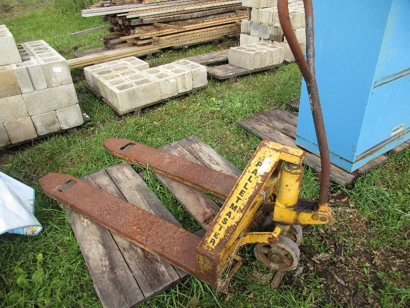 Pallet Jack Moving Auction KBID