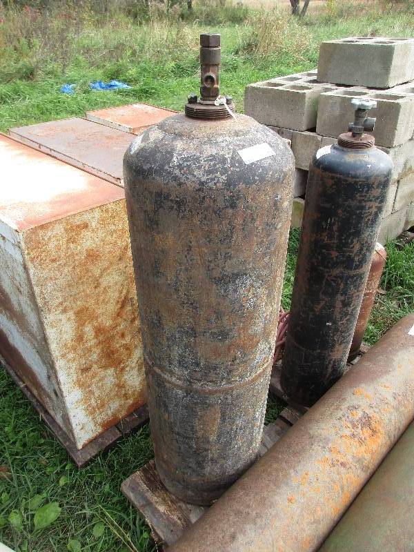 Acetylene tank