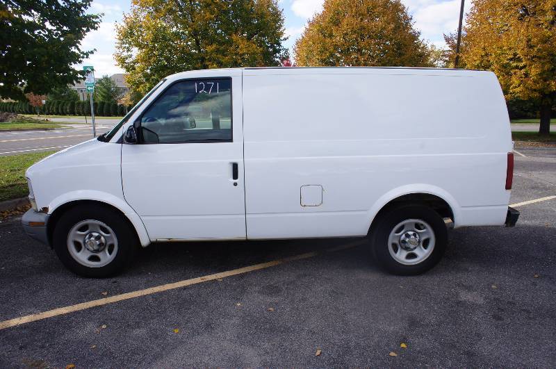 2004 CHEVY EC  AST ASRTO VAN - 4.3 LITER VORTEC VAN (# 1271)