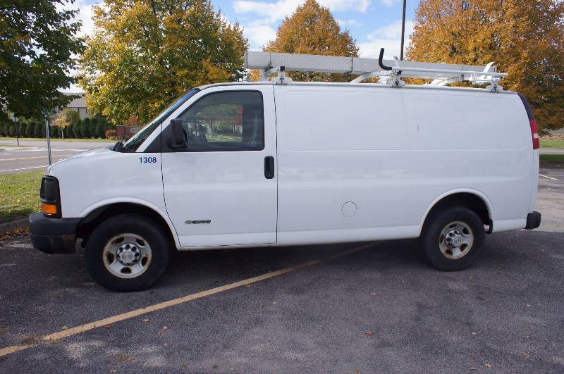2006 CHEVY CG EXPRESS VAN 3500 - 4.8 LITER VORTEC - LADDER RACK - ADRIAN STEEL TOOL STORAGE (# 1308)
