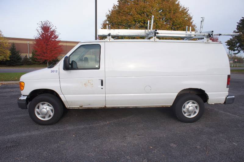 2006 FORD CG VAN - E-350 - 5.4 LITER ECONOLINE - WEATHER GUARD LADDER RACK - TOOL STORAGE - (# 2012)