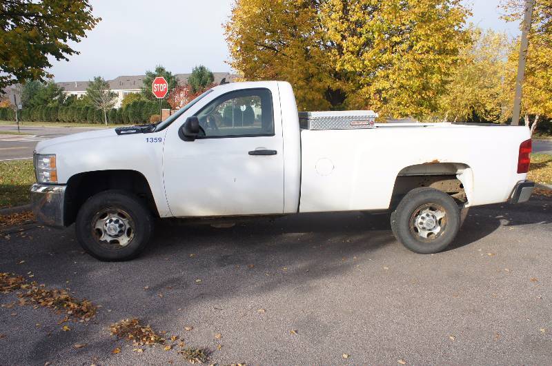 2007 CHEVY SILVERADO PICKUP - 6.0 LITER VORTEC - WEATHER GUARD TOOL STORAGE (# 1359)