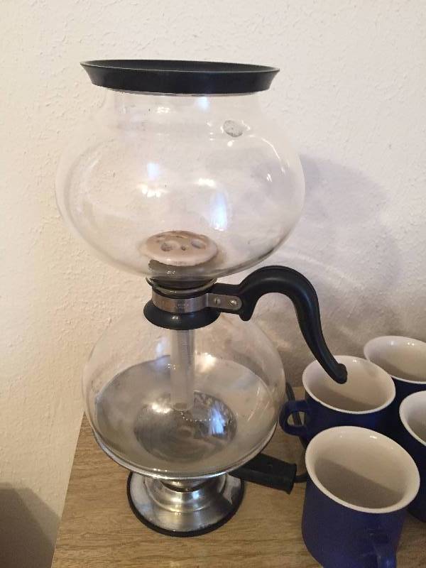 COFFEE POT AND ACCESORIES