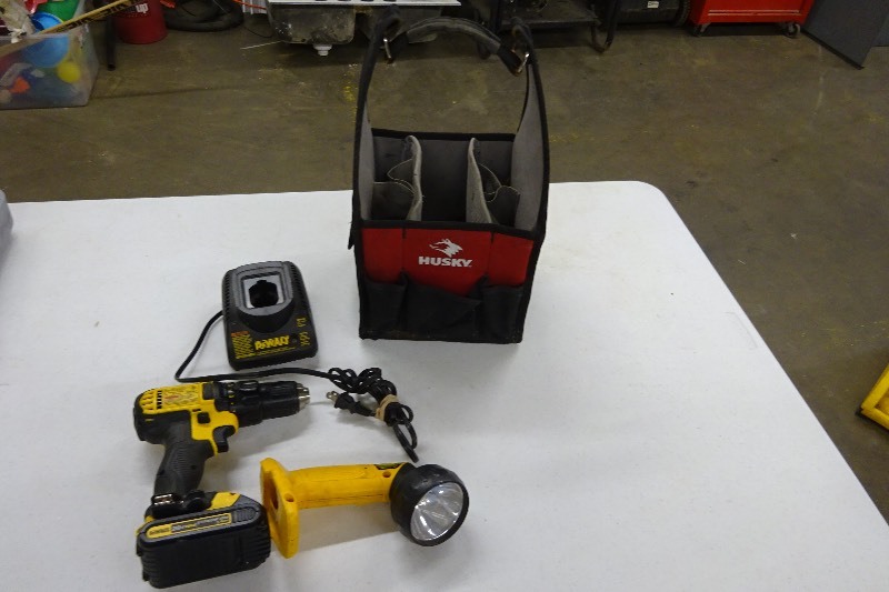 Dewalt 20 volt 12 drill with battery works