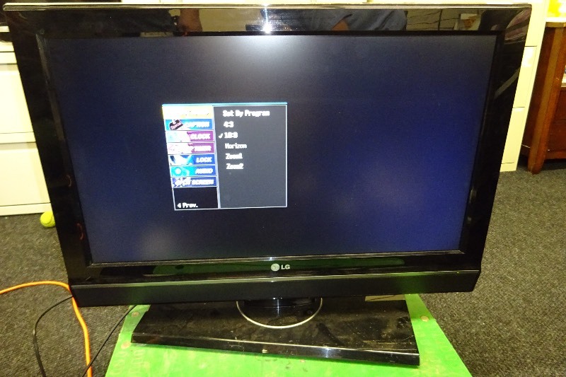 lot 4 image: LG TV