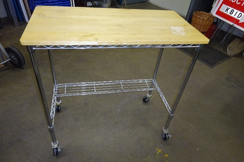 lot 10 image: Rolling medal cart with wood top