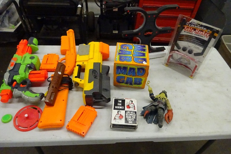 lot 30 image: Variety of boys toys