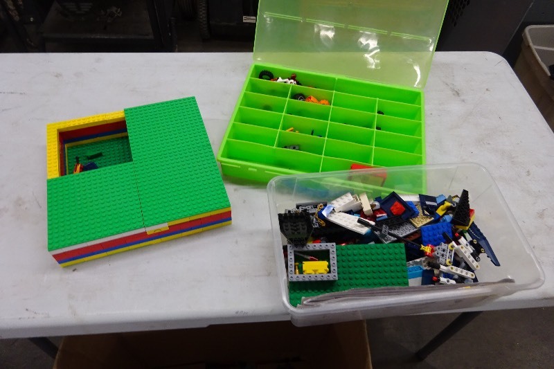 lot 34 image: Legos