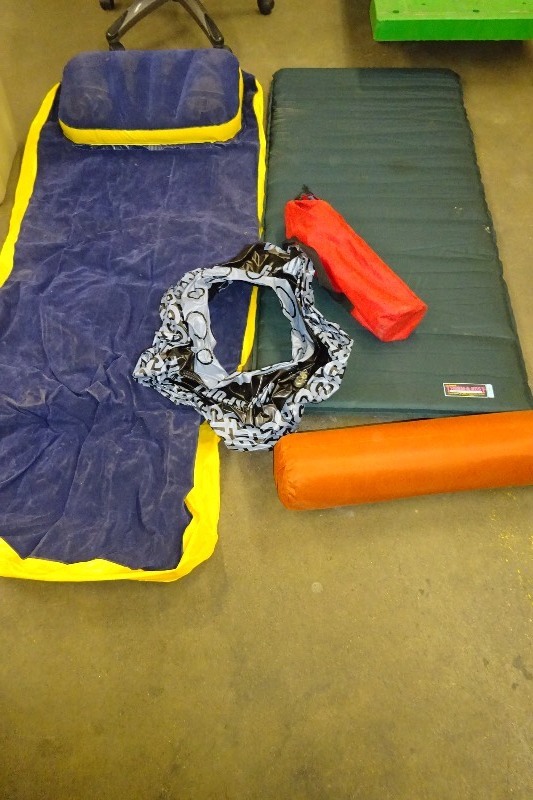 lot 41 image: Air mattress