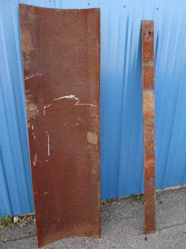 lot 3 image: Plow Plate & Bracket