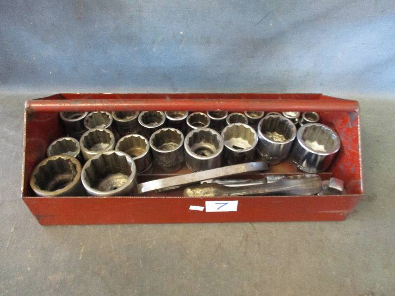 lot 7 image: Tool Tray Of Cornwell Sockets