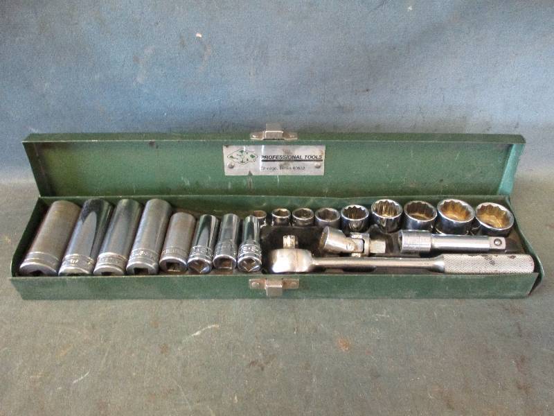 lot 9 image: S-K Tools Socket Set